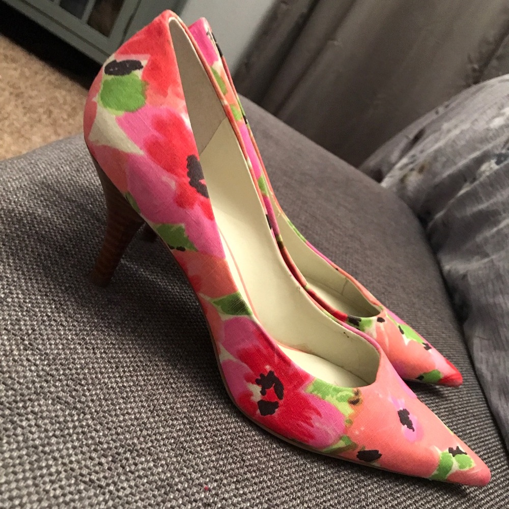 Nine West Floral Pointy Toe Heels 9.5